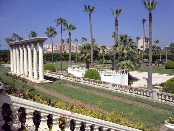 حدائق قصر أنطونيادس فى مدينة الاسكندرية