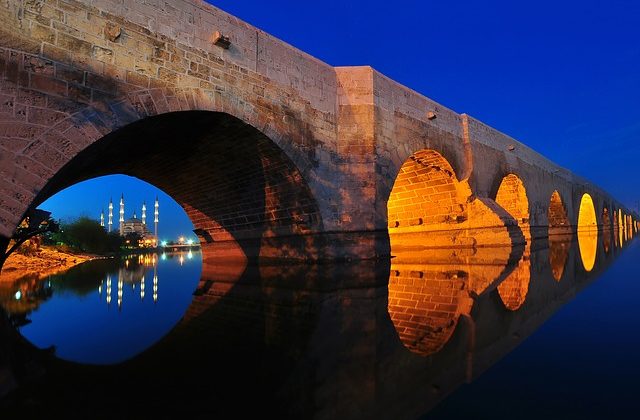 نهر وسد سيحان