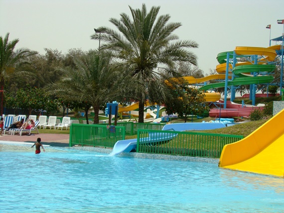 البحيرات الصناعية فى دريم بارك